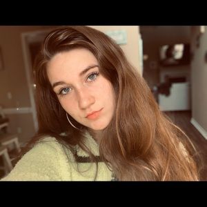 Meet your Posher, Makayla